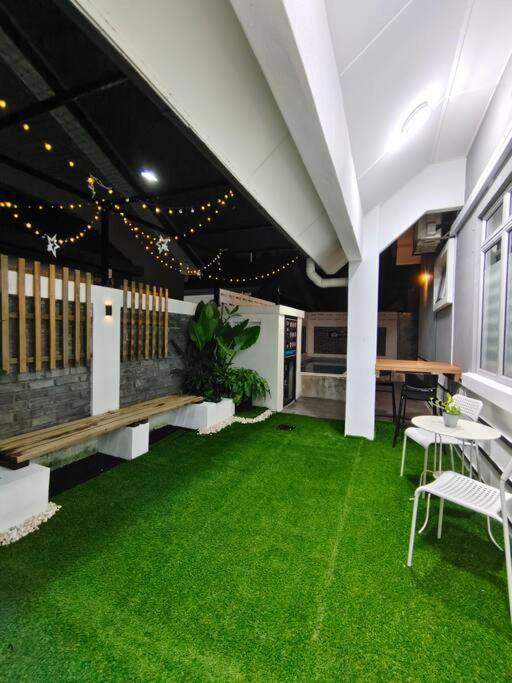 Rumah Aina Homestay Bukit Changgang Private Pool Kampong Melot Exterior foto